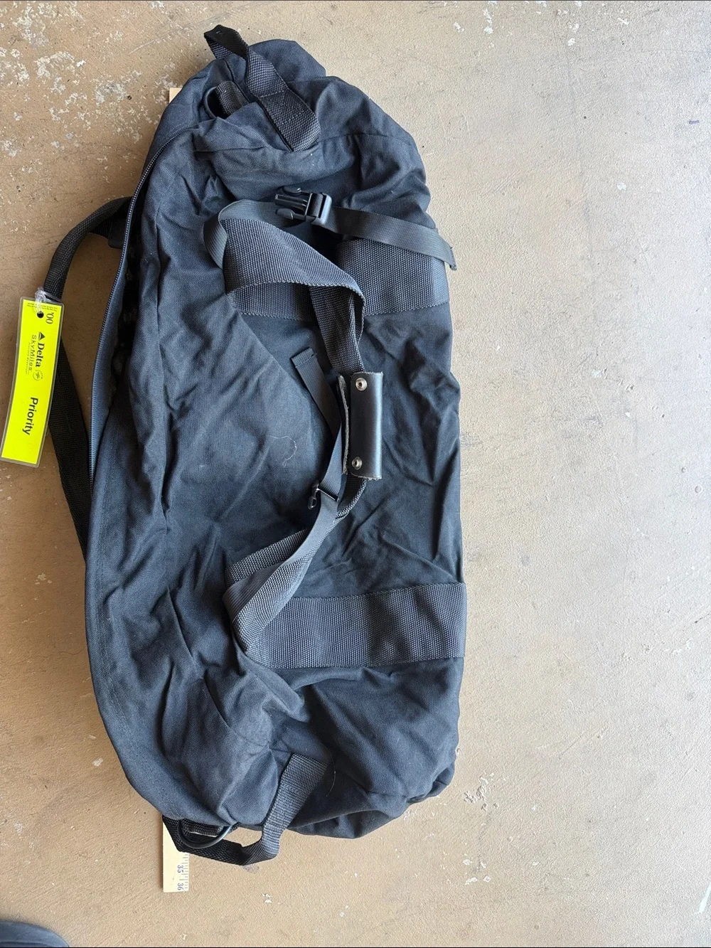 Black Canvas Duffel Bag - Practical Men's Travel Bag